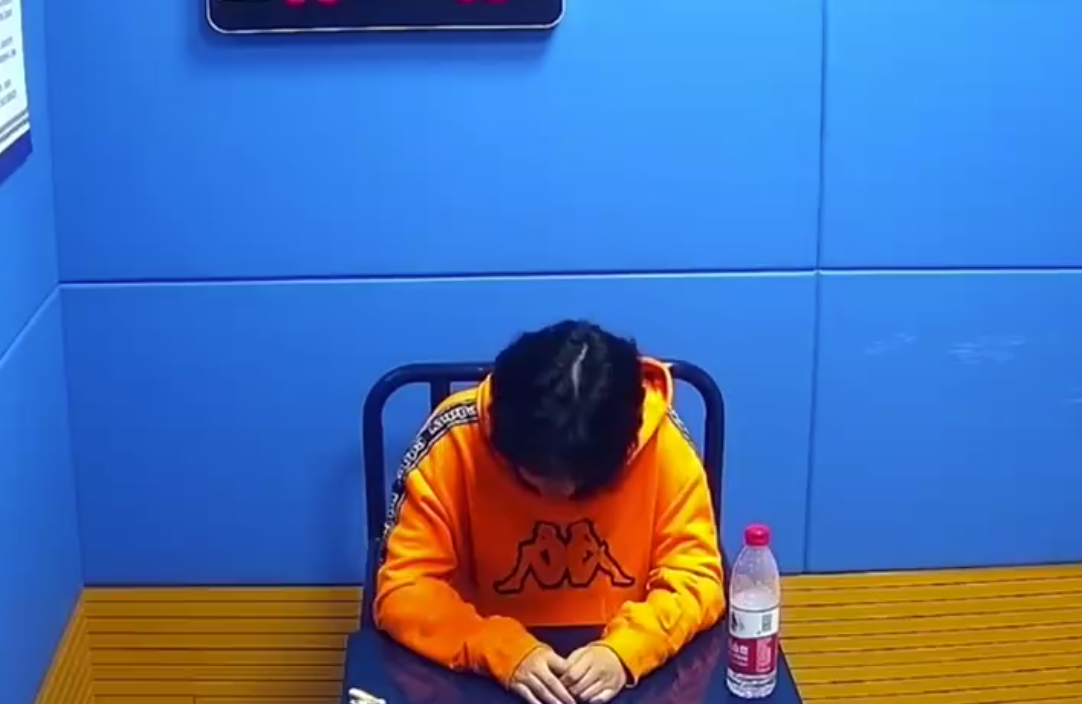 车迷之家 爬上百万豪车车顶“蹦迪”，造成28万损失，00后女孩被采取刑事强制措施