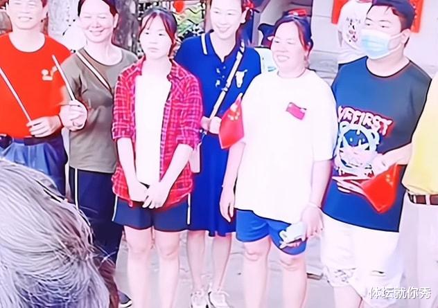 柔美的细胞小将|全红婵大姐首曝光！扎马尾辫没架子，像邻家女孩，三姐妹长得神似