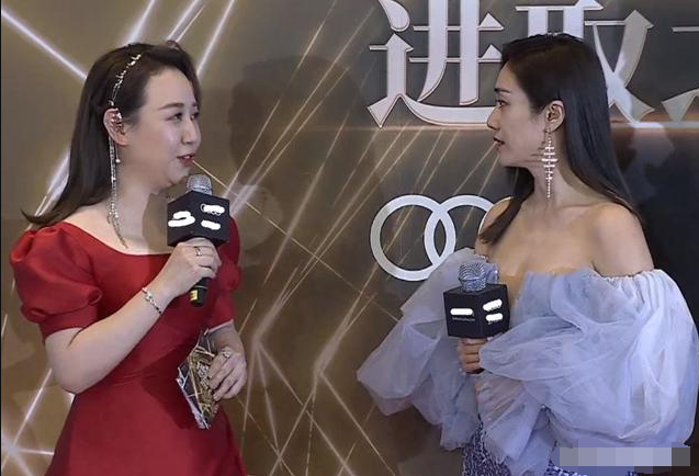 主持人|时尚盛典主持人与胖瘦杠上了,Baby太瘦阿娇太胖,还有人直接摔倒