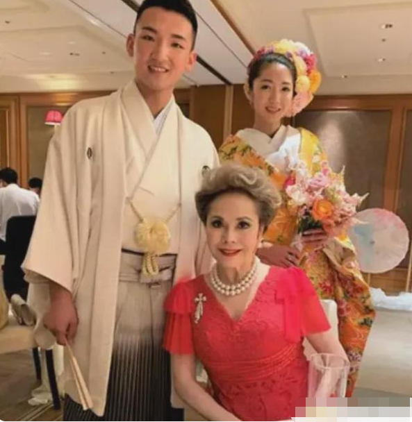 张哲瀚|官媒都在批日本拜鬼，还有人在为张哲瀚洗白，有些过错无法被原谅