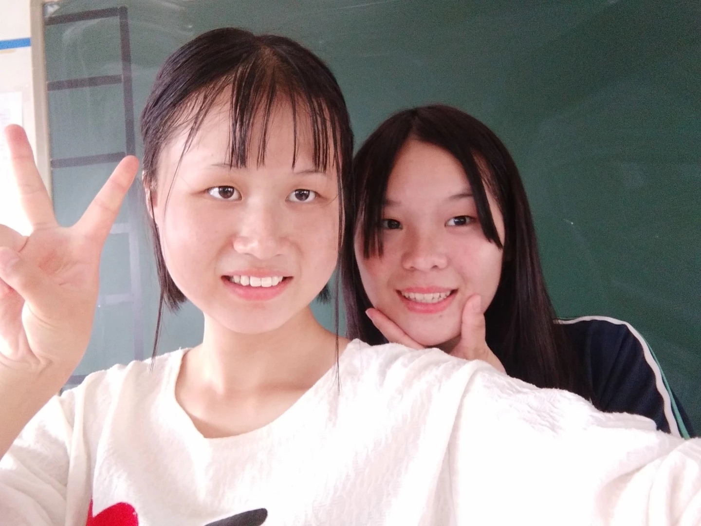 发型 发量少还“脸大”的女生适合啥发型？六款五五分短发，显瘦显发量