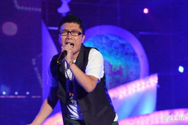 庞龙|一夜爆火到销声匿迹，演唱会被扔硬币羞辱，庞龙的退出是谁的错
