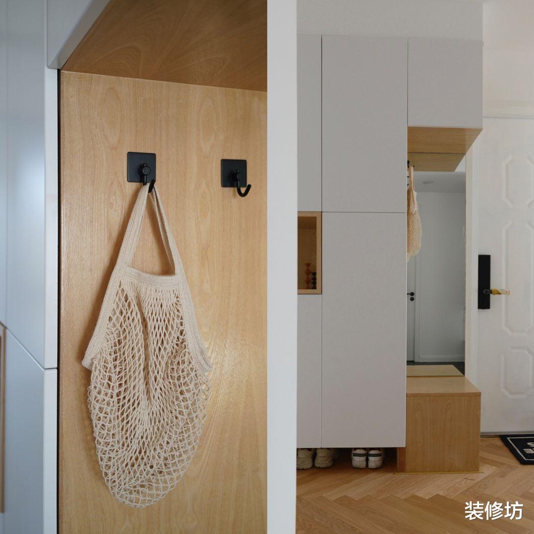 用流动的蓝色打造灵动空间,把两套房子合为一体,享受舒适生活