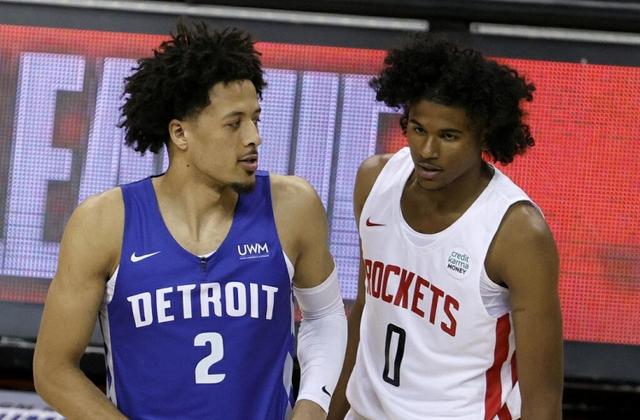 康宁汉姆|NBA夏季联赛：康宁汉姆VS杰伦格林