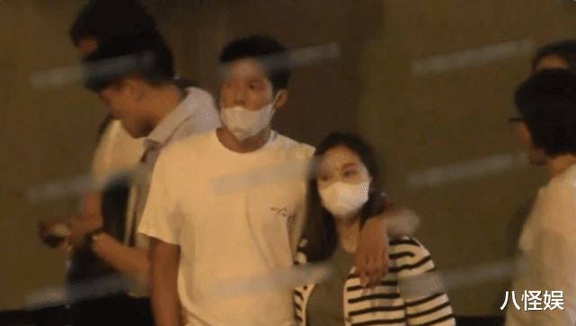 吴永恩|王子文和吴永恩家人一起做公益，鼓励贫困学生努力学习，好有爱