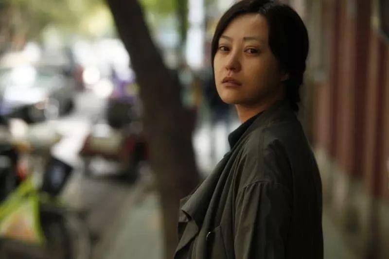 俞飞鸿|42岁郝蕾怼影评人不懂表演! 曾拍出格戏和邓超分手还遭禁, 十年离两次她不简单!