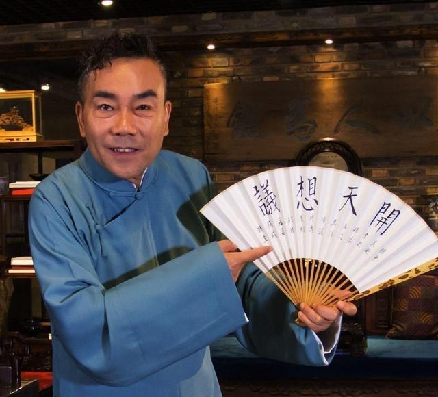 杨议|杨议直播再惹争议！面对镜头言语犀利，网友：骂起人来真招架不住