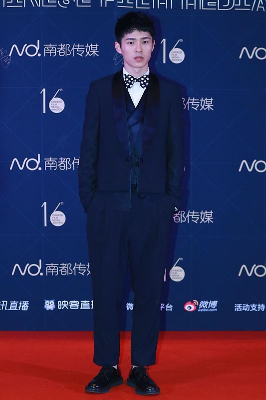 BiuVogue|刘昊然的气质又奶又man,穿西装很高级,有点胡茬也不油腻