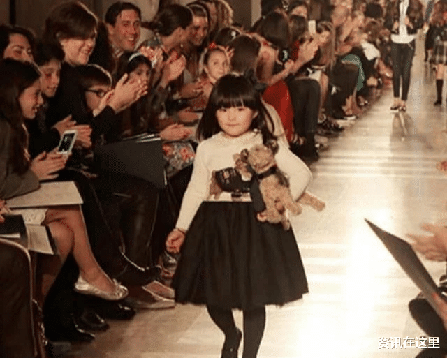 赵薇|赵薇穷养女儿，李湘富养女儿，同是10岁，俩孩子差距一眼看得出