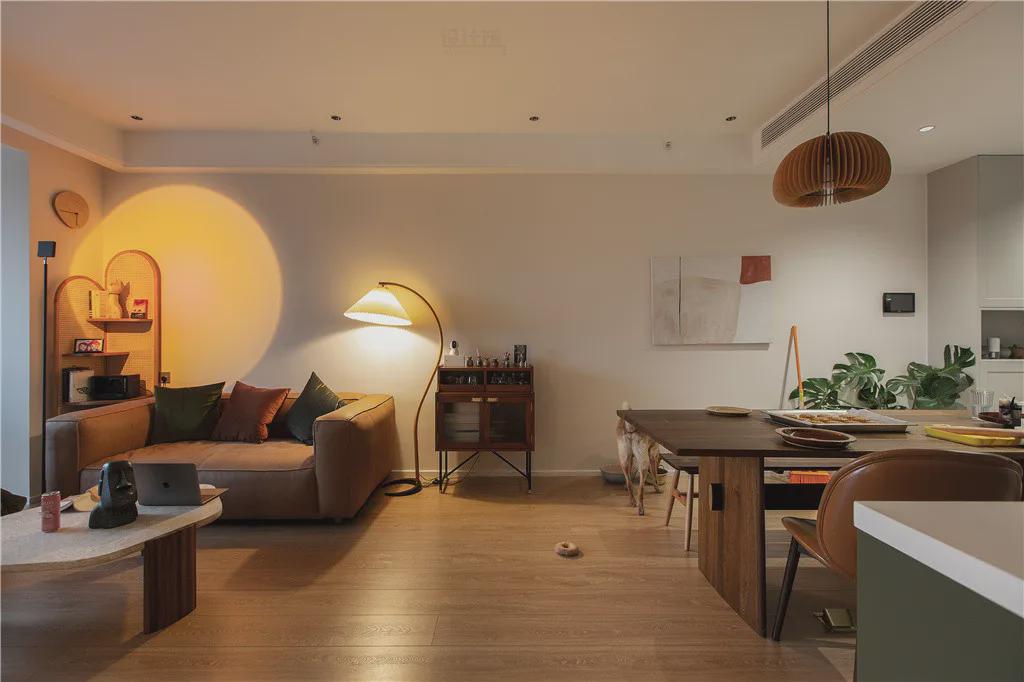 107㎡简约复古，硬装简单设计，以色彩与软装为主，效果高级独特