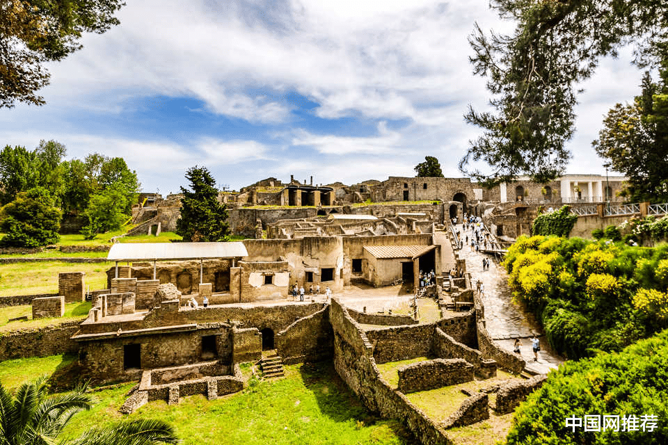 白垩纪 庞贝古城发现有史以来保存最完好的人类遗骸，头发清晰可见