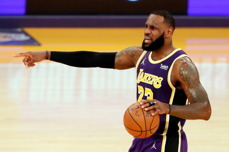 湖人队|落后20分，湖人队为何能够轻松逆转灰熊？詹姆斯的应对成为胜负手