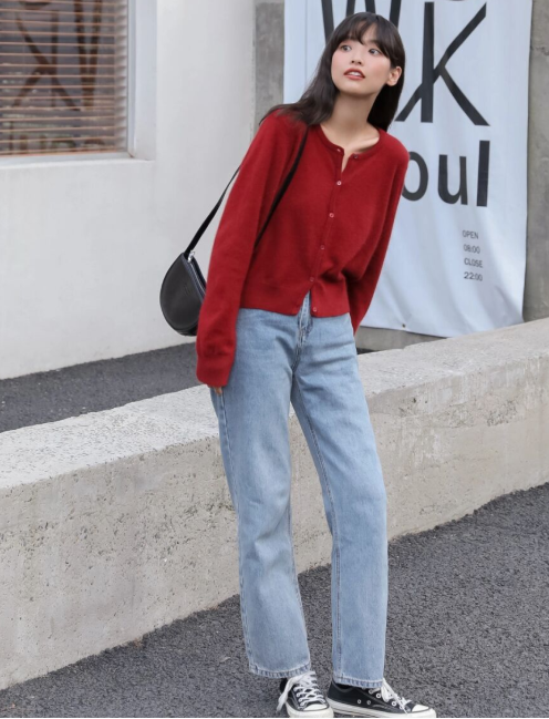 何有强 冬天的第一件内搭， 建议你们选择“毛衣针织衫”，温柔度爆棚！