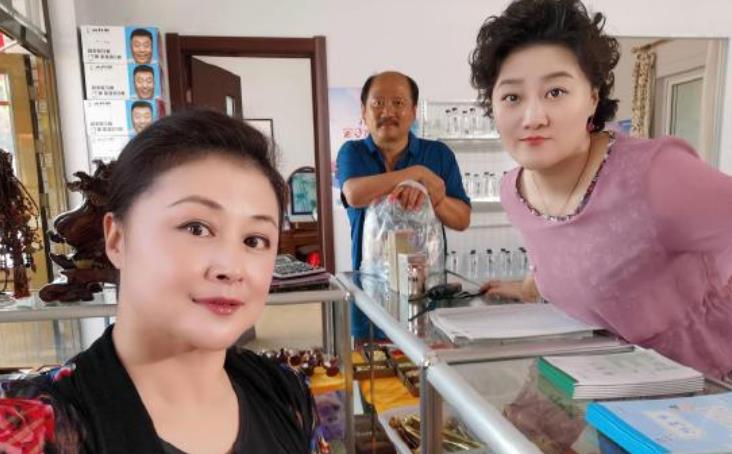 阿Sa|《乡爱》导演直播首谈谢大脚一角，坦言没人能替代，16明年开拍！