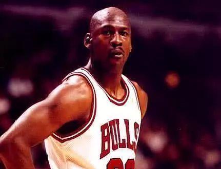 可馨育娃|这么多年轻的球员去找奥拉朱旺学习，为啥没人去找乔丹学习呢？