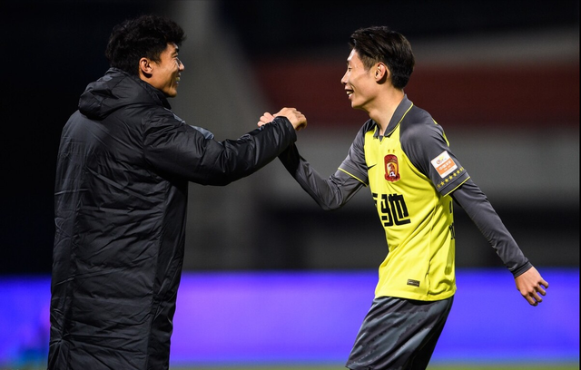 谭凯元|青春风暴！18岁凌杰处子球，20岁谭凯元替补建功 广州2-0河北