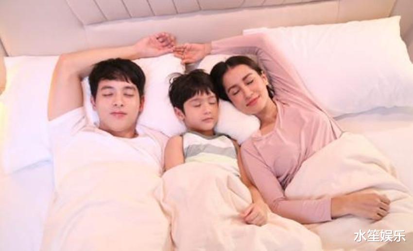 克拉恋人|泰剧《克拉恋人》主角年龄差引热议，女主出道时男主还未出生