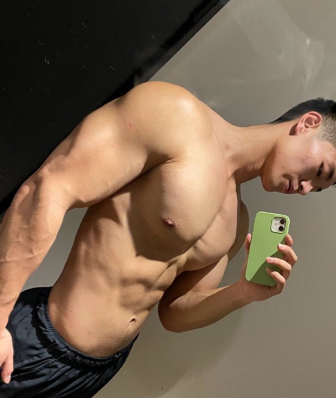 健身圈一哥|190cm西安小哥，喜欢篮球热爱健身，一身腱子肉棒棒哒！