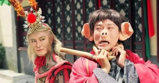 黎耀祥|57岁港星现身安徽街头,摆摊卖唱无人捧场,气氛太尴尬显凄凉