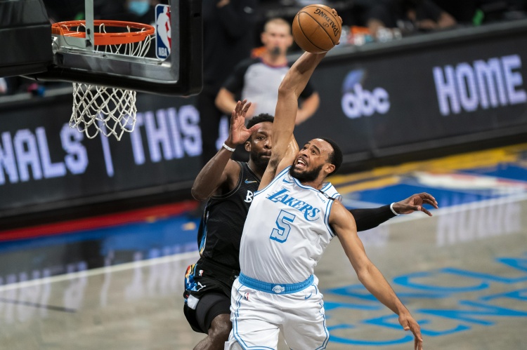 湖人隊|11助3搶斷，生涯新高！放棄洛瑞也要留下他，湖人眼光真好