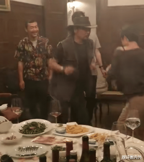 桂纶镁|胡歌私下室内违法抽烟被捉，桂纶镁和男子跳舞衣服差点滑落，影帝廖凡陪伴聚会