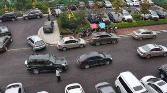 华为|又一巨头43亿“卖身”，欠7500亿巨债还不起，收入曾仅次于华为