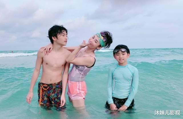 黎姿|张柏芝与大9岁黎姿同框养眼, 恋上富商幼子生父成迷, 后者嫁残疾富豪成人生赢家