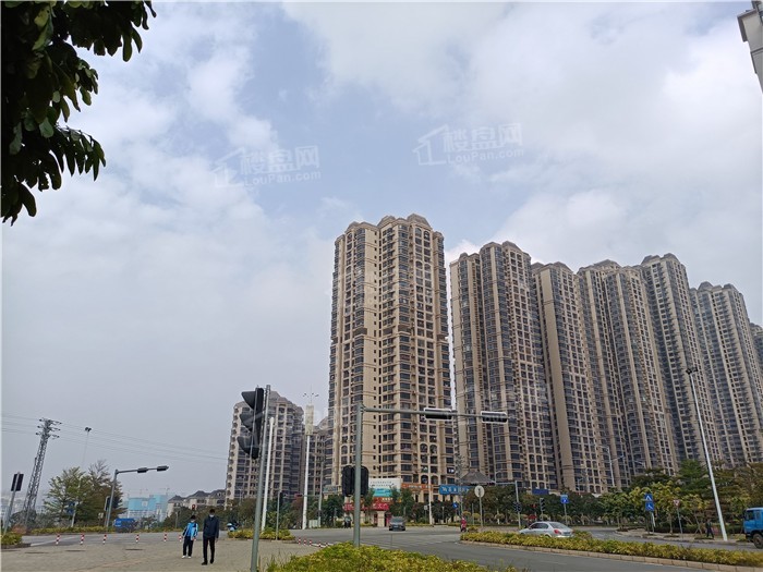龙岗|实探南宁龙岗西：14个楼盘实景+道路建设，颠覆你的想象！