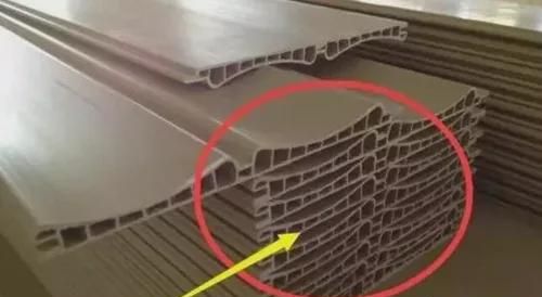 有钱人封阳台都不用塑钢了，现在都流行这个，台风天鸽来了都不怕