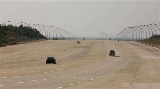 看完朝鮮高速公路，再看緬甸高速公路，網友：這路想出個車禍都難-圖5