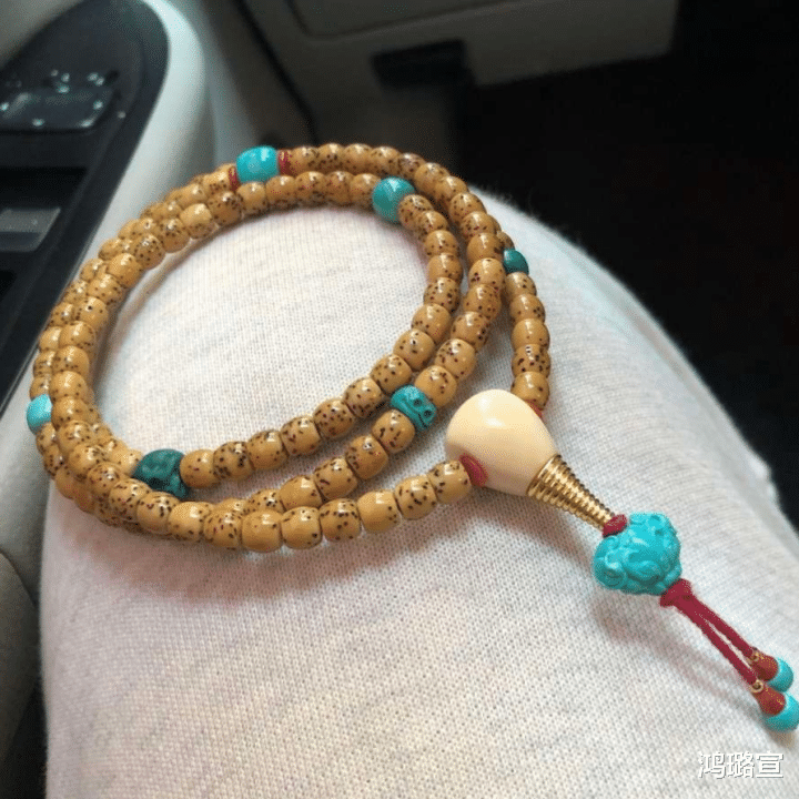 绿松石|宝石类文玩到底选南红玛瑙还是绿松石？你选对了吗？