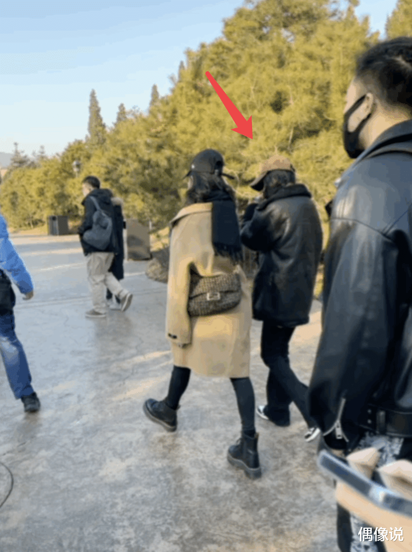 刘诗诗|环球影城偶遇杨幂，人群中腿好细！与张大大宋祖儿同框，神仙友情