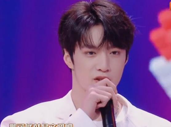 郭晶晶|刘耀文录《少年派》迎来新称号，成时代少年团唯一特例，真牛