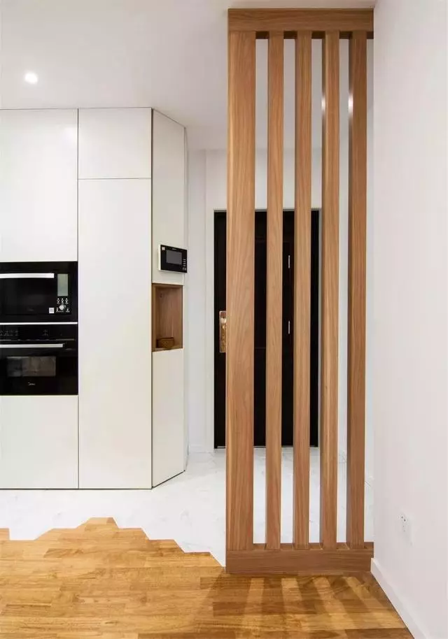 89㎡两室改三室,客厅不买沙发,舍弃电视墙,围合卡座超实用