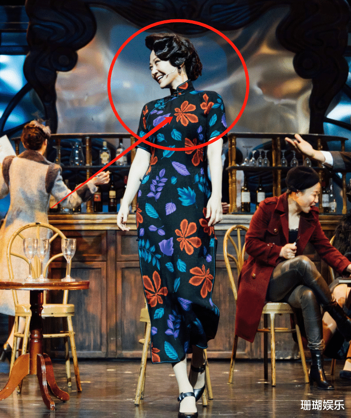 许晴|如梦之梦晒谢幕视频，肖战鞠躬三次好乖，却被许晴的弯腰动作迷住