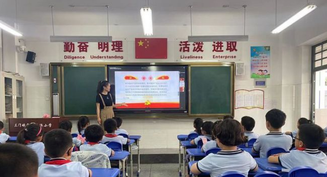 家有二宝育儿|9月开学中小学将实行5+2+2学制？学年缩短真可行吗，教育部做回应