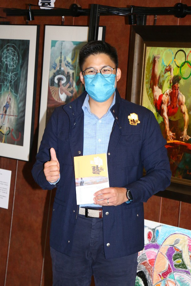 霍启刚|霍启刚三代同堂出席活动,郭晶晶紧挽老公超甜蜜,和婆婆关系很好