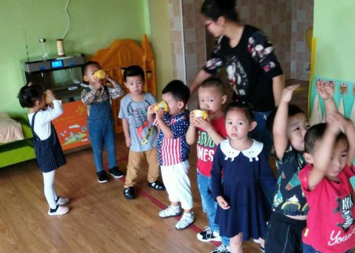 急诊室老苗|孩子上幼儿园经历了什么，为啥会短时间变“老实”？未必是好事