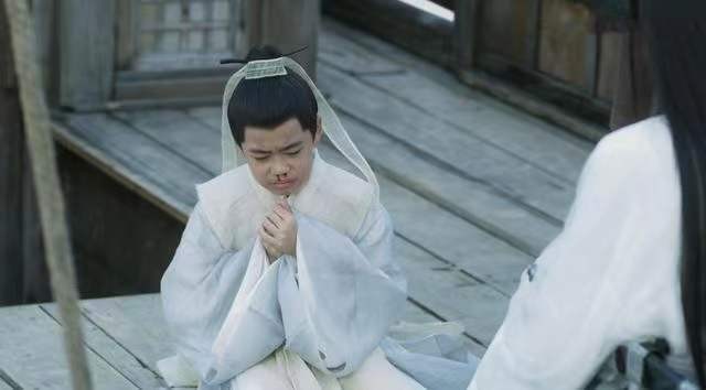 英雄岁月之王牌部队|连续12天热度冠军，收视破2，《王牌部队》被张若昀新剧挤下神坛