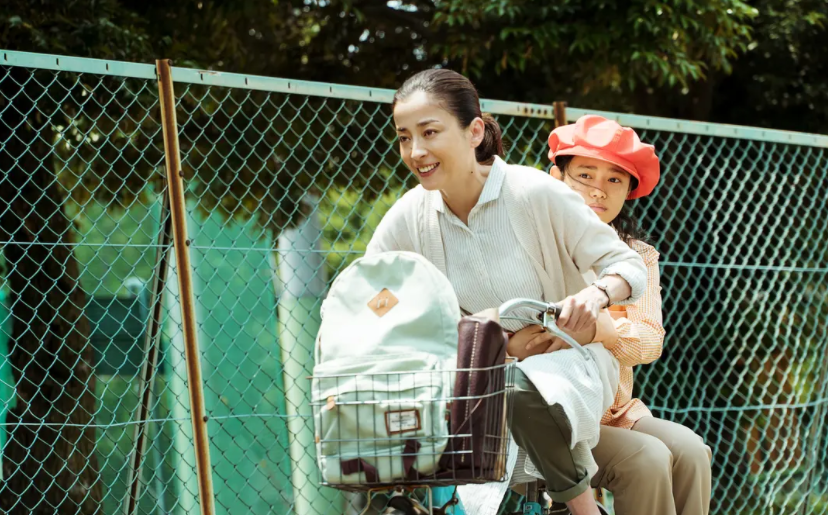 张哲瀚|11岁靠颜值出道，17岁被亲妈骗拍裸体写真，自杀未遂后逆风翻盘