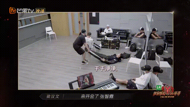 王一博|《披荆斩棘的哥哥》自画像大比拼，看看你家哥哥属于哪个流派