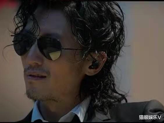 谢霆锋|谢霆锋出道25年了，不老男神帅气逼人，今年的演唱会却不办了