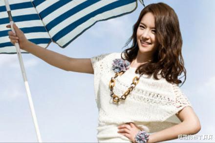 刘荷娜|曾让周杰伦、林志颖为之倾倒的她，如今穿婆婆衣服，躺公公大腿