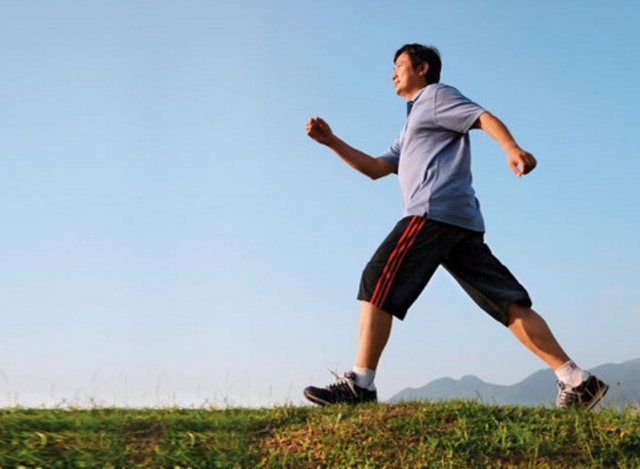 长寿|长期走路更长寿？提醒：65岁过后的老人，建议把这6件事做好