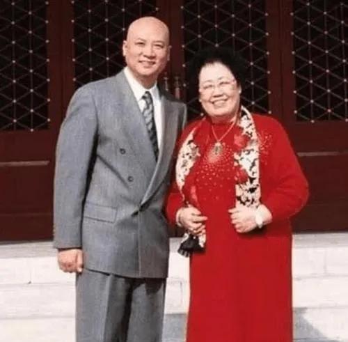 机加工分享赵工|迟重瑞和陈丽华结婚28年，因继子选择光头，豪门地位卑微