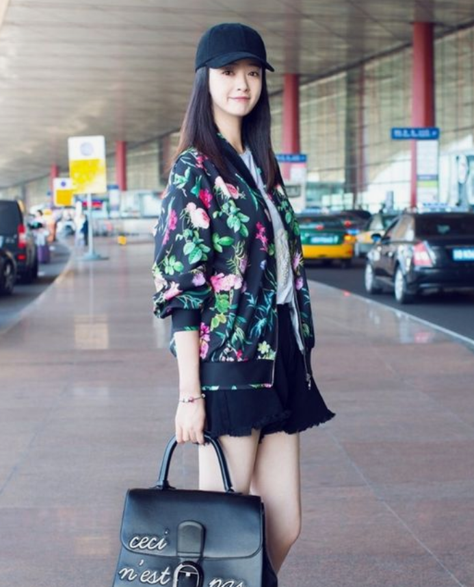 蒋欣|蒋欣，侠气勇敢的樊胜美， 霸气的娘娘， 喜欢吗