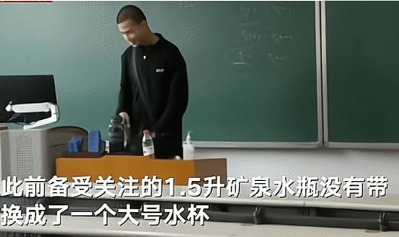 安妈育儿日|北大韦神被“质疑”不会讲课,教学能力差,网友:非捧即杀来了?