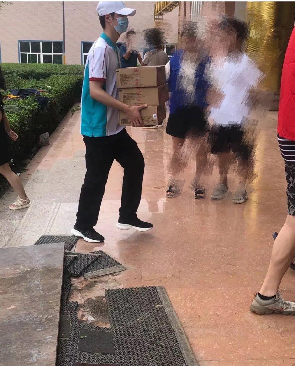 琳妹儿说|韩红、王一博被质疑作秀,网友:别让爱心寒了心!