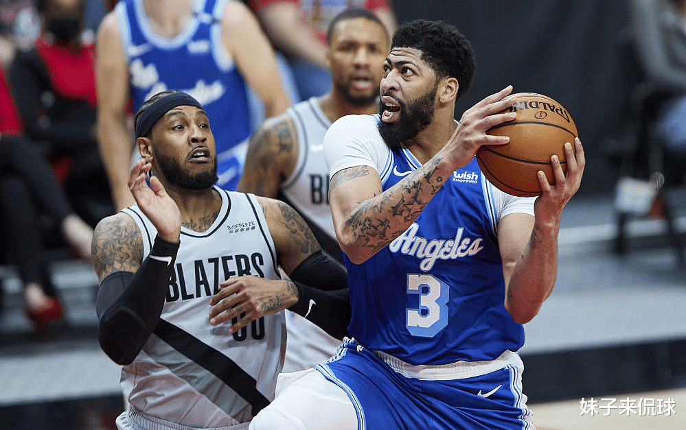 安東尼·戴維斯|4分9籃板6犯！沃格爾還能忍，庫茲馬很迷糊，濃眉打中鋒太無敵