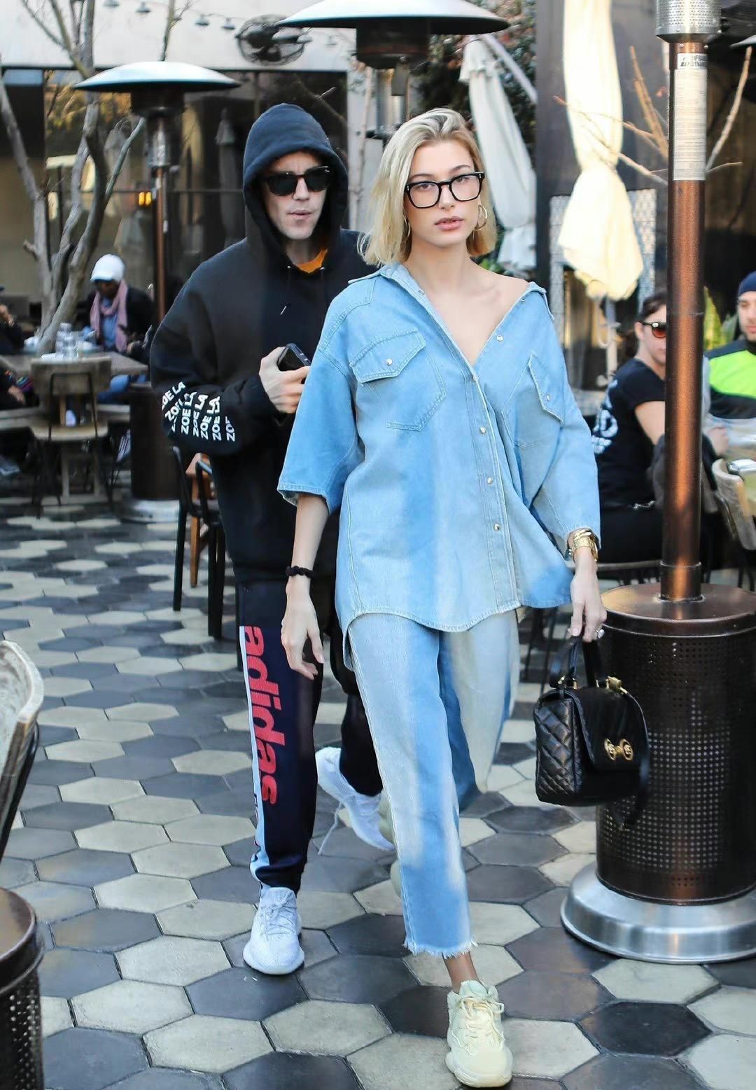 周迅|比伯真是捡到宝！娇妻海狸身材火辣衣品好，夫妻合体出街回头率高